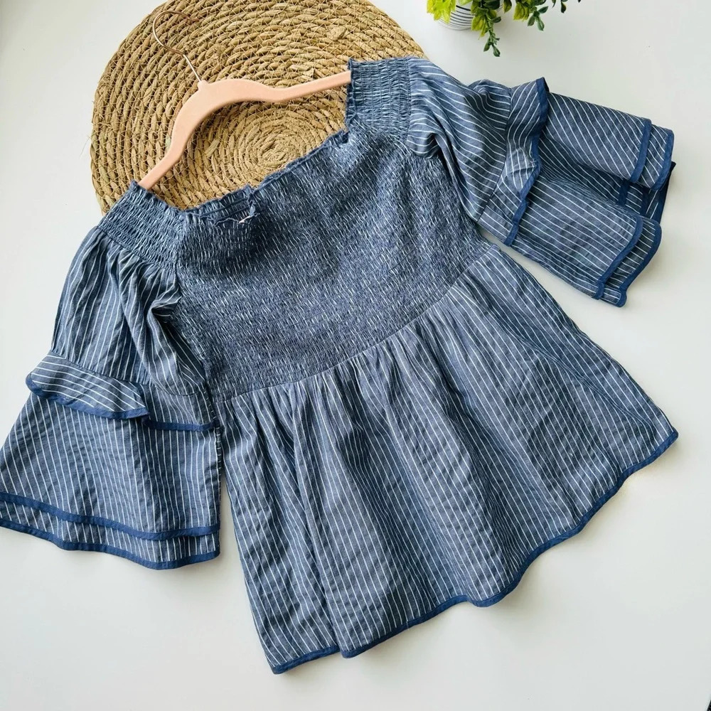 American Eagle Blue And white Striped Off The Shoulder Top‎ Size Small